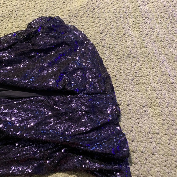 Rene Ruiz Navy Sequin evening gown - Picture 7 of 8